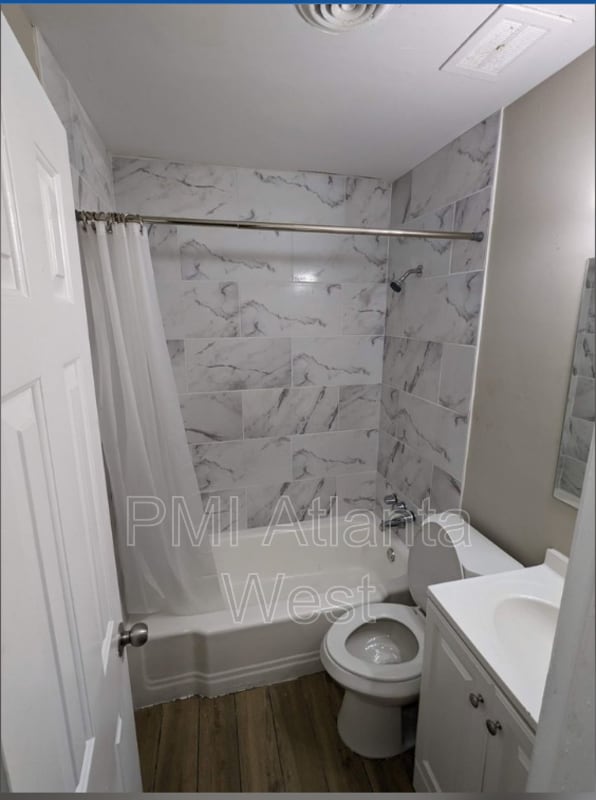 Building Photo - 6480 Raymond Dr