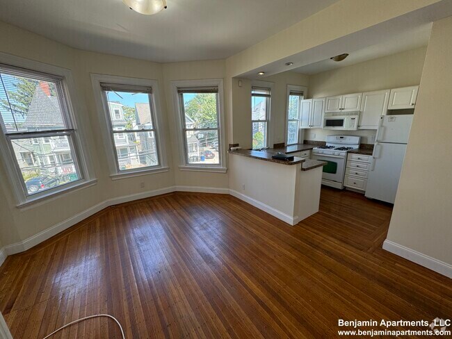 Building Photo - 55 Ashford St