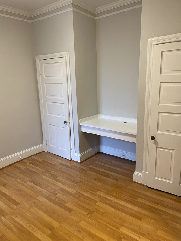 Building Photo - 2509 N Charles St