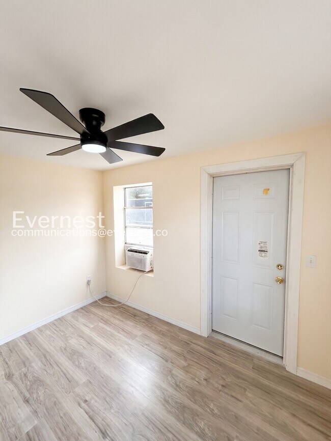 Foto del edificio - 5680 28th St N