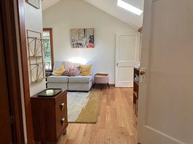 Photo - 1985 Riverview St House