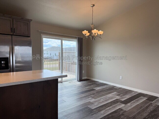 Foto del edificio - 1067 Barnes Dr W