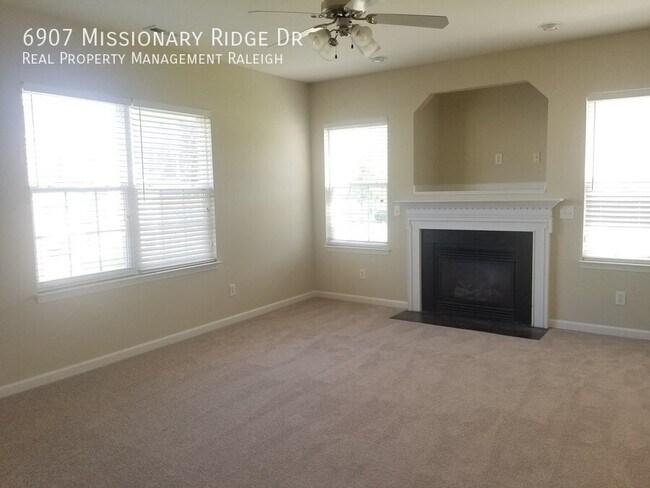 Building Photo - 6907 Missionary Ridge Dr