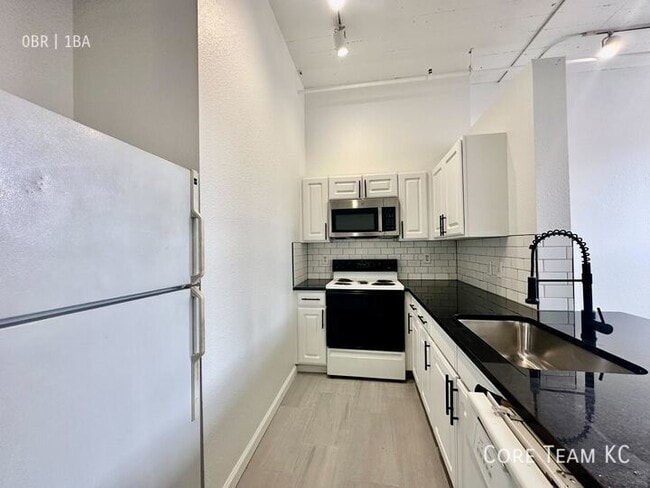 Foto del edificio - 320 W 7th St