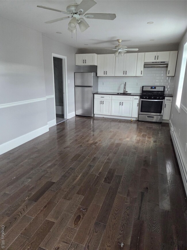 Foto del edificio - 28 James L L Burrell Ave