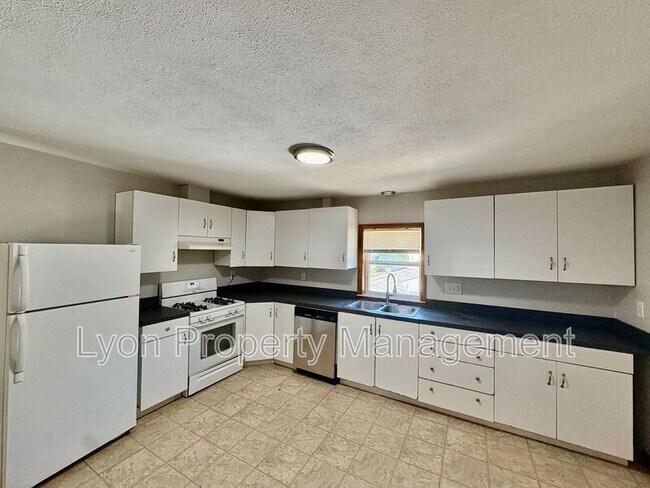 Building Photo - 26 McGlynn St