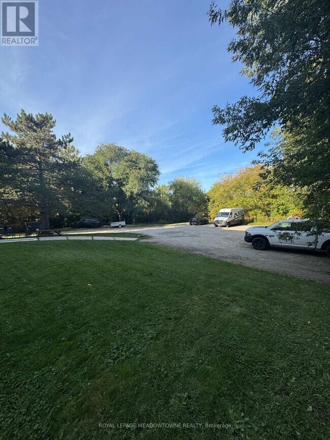 Photo du bâtiment - 8 Cherry St