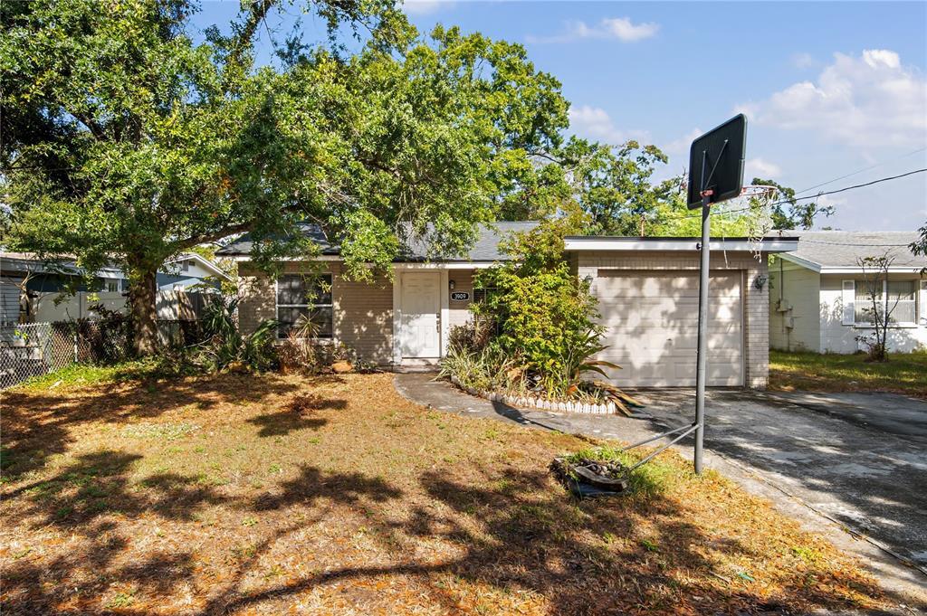 Foto principal - 3909 W Iowa Ave