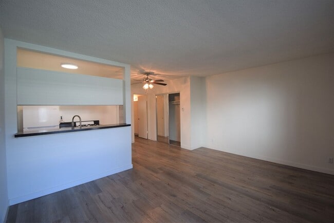 Building Photo - 12255 Burbank Blvd