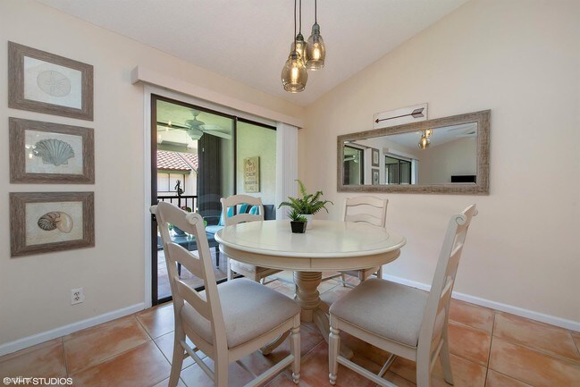 Building Photo - 2 br, 2 bath  - 17 Lexington Ln W