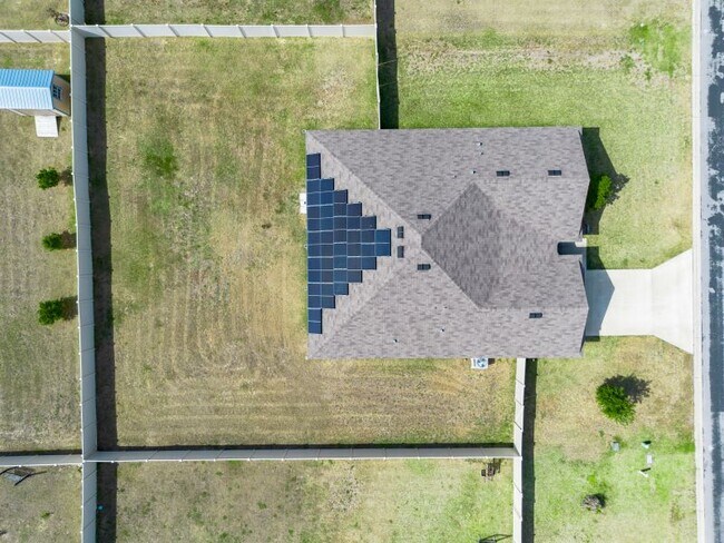 Building Photo - 1555 Ct-50