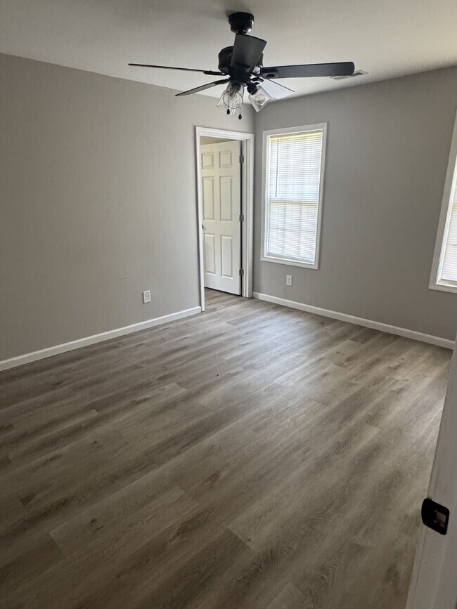Building Photo - 85 Smith Glen Dr