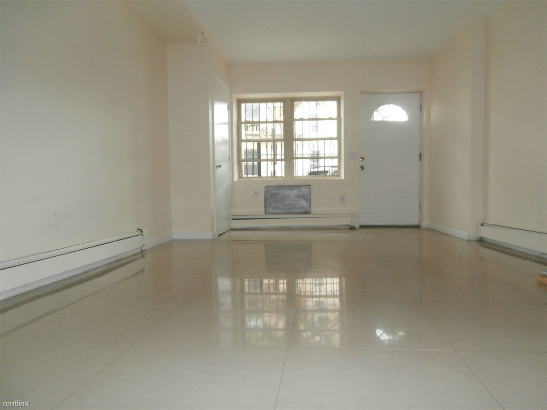Primary Photo - 1035 Hall Pl