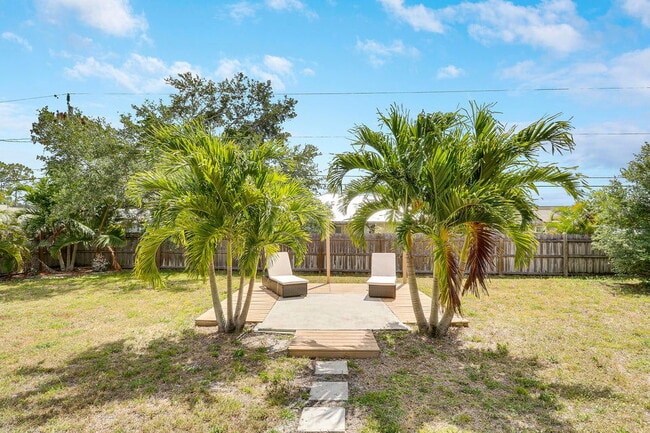 Photo - 765 NW Bristol St House