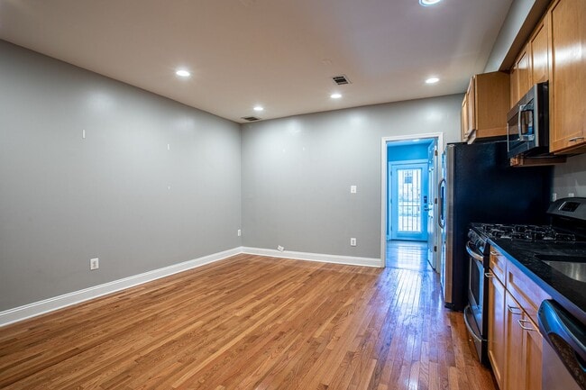 Foto del edificio - Lovely 2 BR/1 BA Condo in Trinidad!