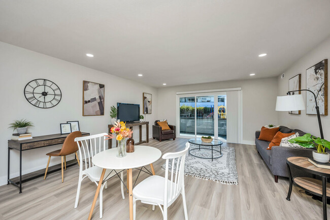 Dining Area With Wooden Flooring - The Meridian