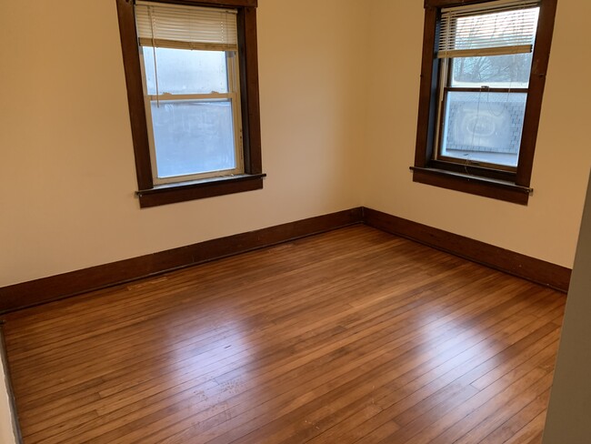 Bedroom - 229 N Broad St