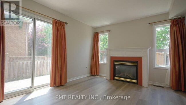 Building Photo - 2356 Newcastle Crescent