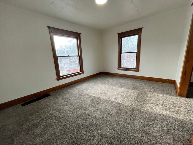 Foto del edificio - 239 Ann St NE