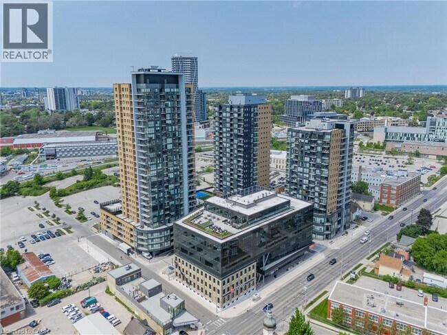 Building Photo - 108 Garment St