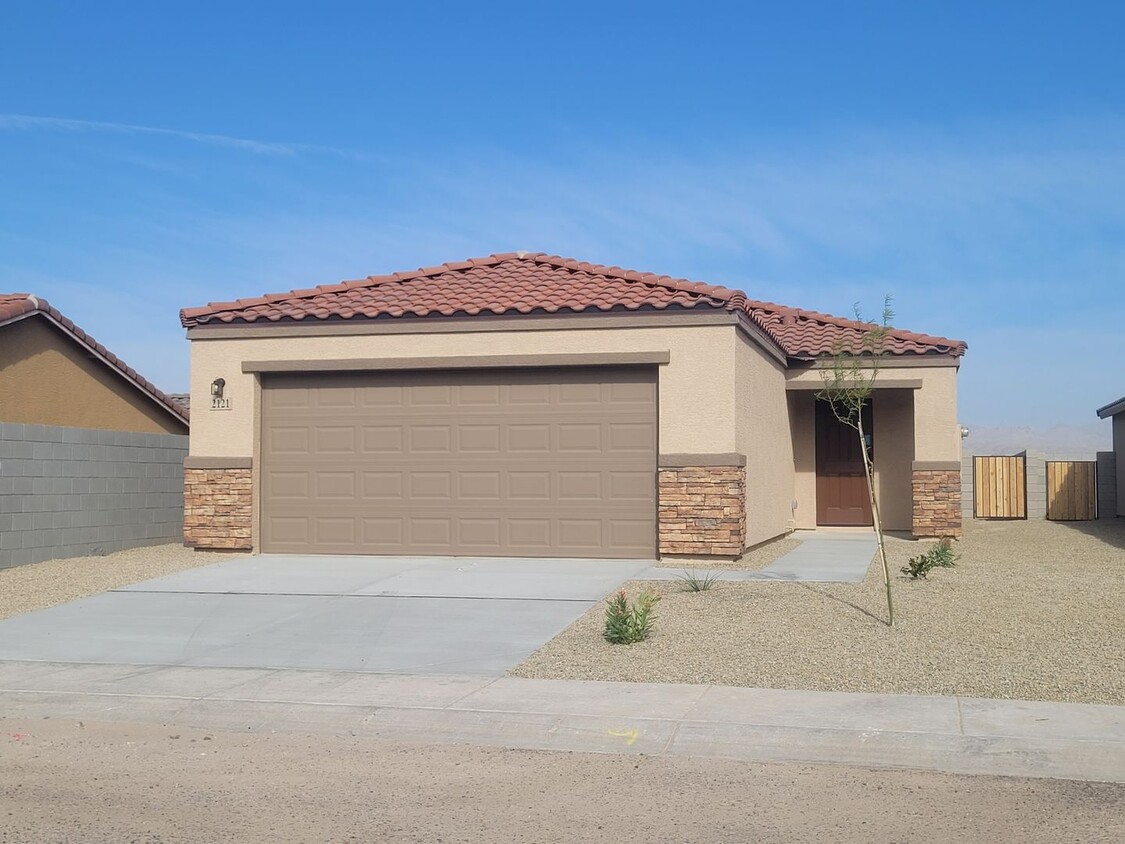 Primary Photo - Modern 3-Bedroom Home in Rancho Colorado –...