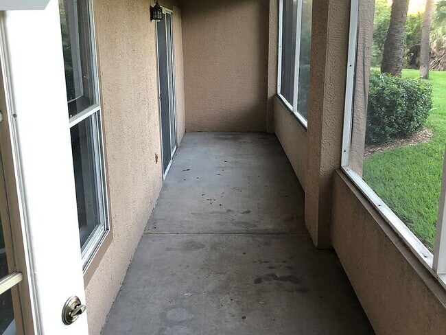 Building Photo - "Charming 3-Bedroom Retreat with 2 Full Baths in Prime Tampa Location – 1,481 Sq. Ft. of Comfort!"