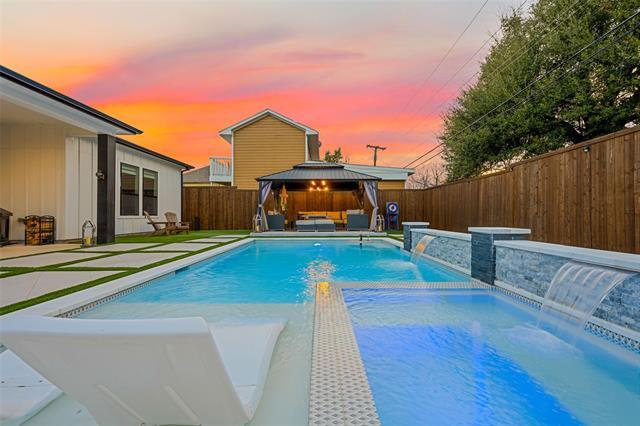 Foto del edificio - 3111 Hedgerow Dr