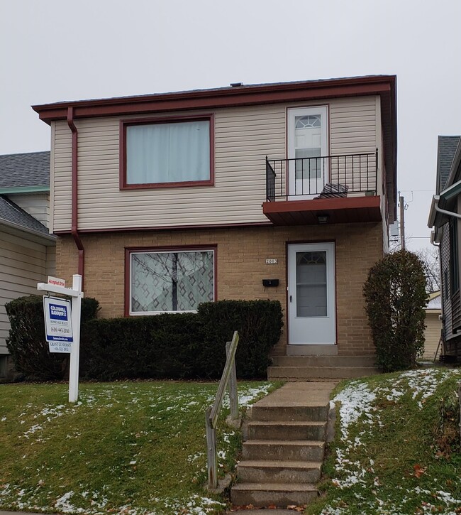 Exterior - 2013 S 73rd St