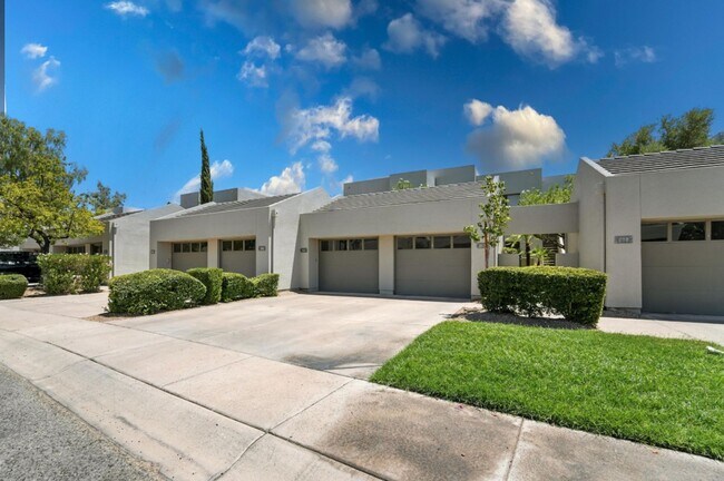 Foto del edificio - Furnished 2-Bed, 2-Bath Condo in Gainey Ranch