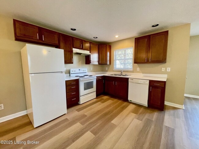 Foto del edificio - 2650 Lindsay Ave