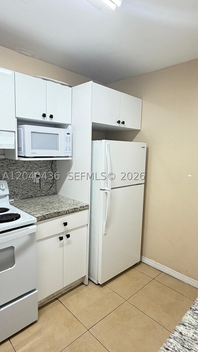 Building Photo - 8540 SW 149th Ave