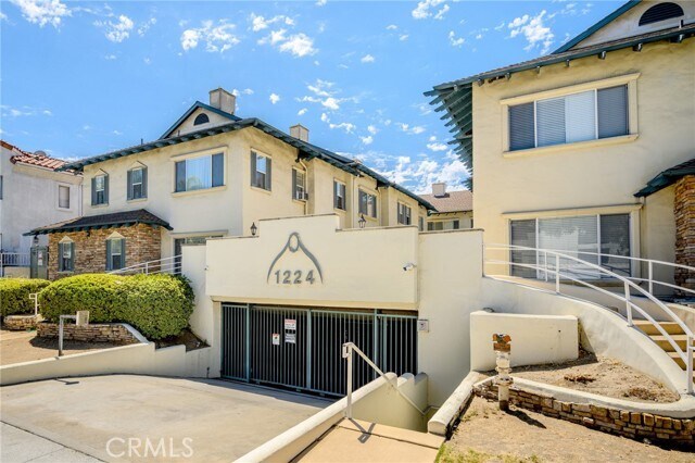 Foto del edificio - 1224 Stanley Ave