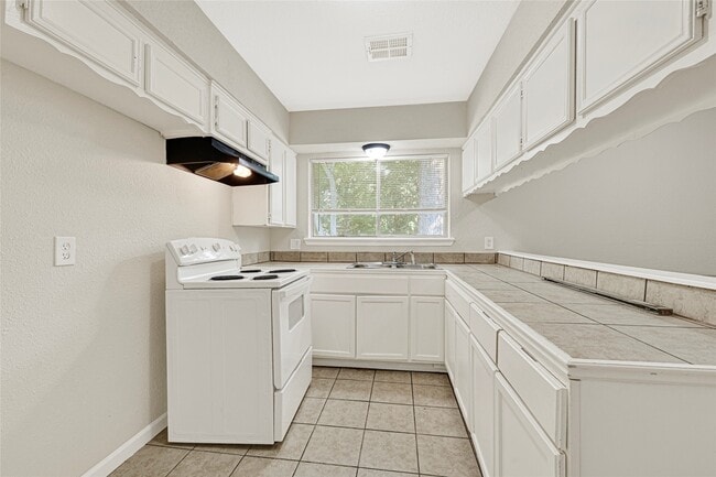 Foto del edificio - 3718 Simsbrook Dr