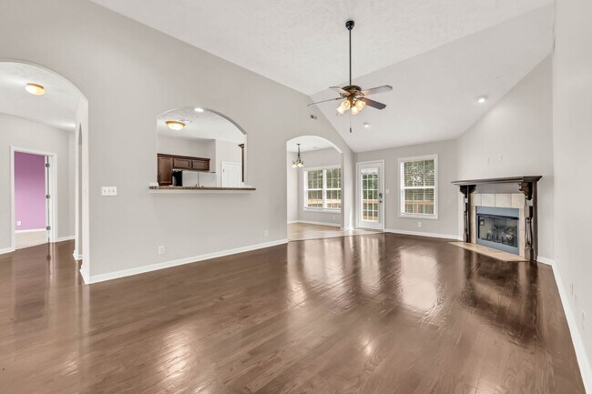 Building Photo - 1712 Apache Way