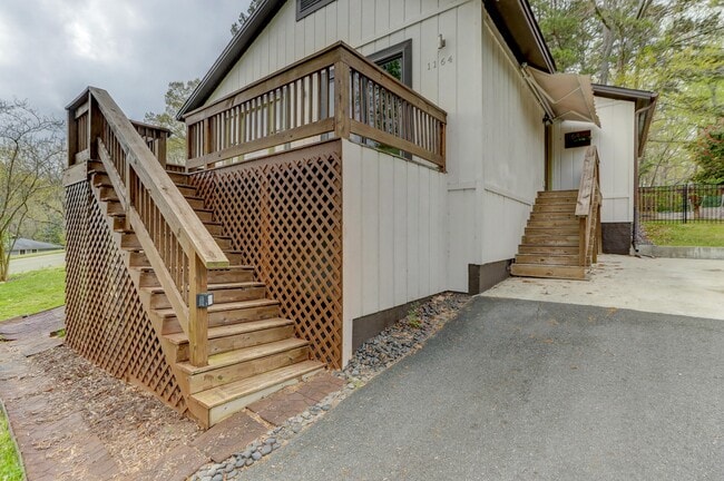 Building Photo - 1164 Molokai Dr