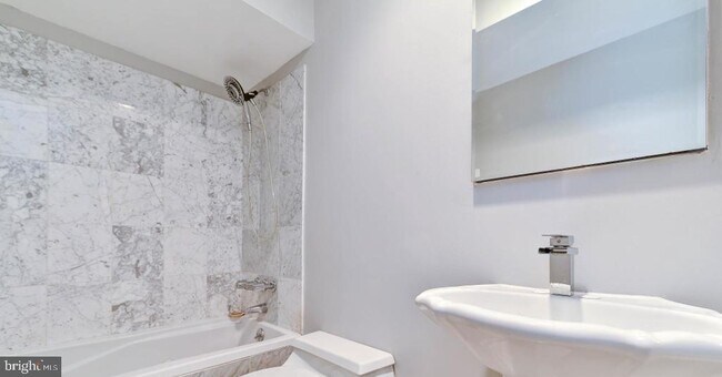 Foto del edificio - 1824 13th St NW