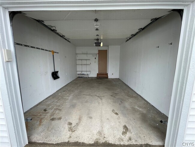 Building Photo - 8805 New Country Dr