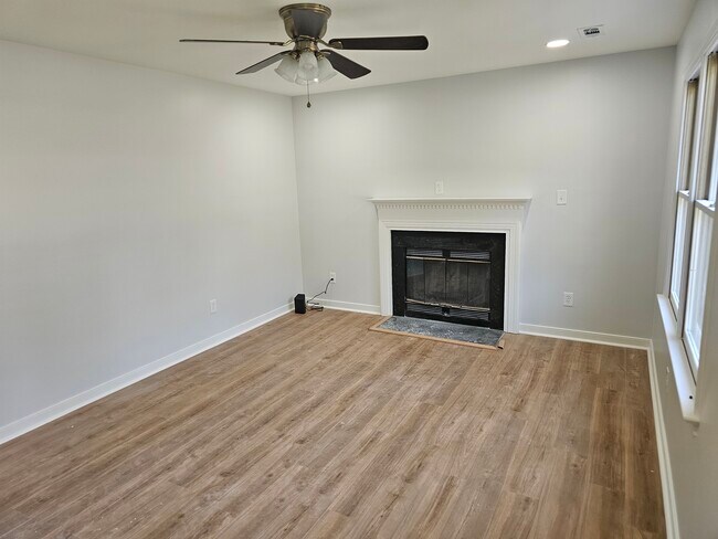 Foto del edificio - 3610 Woodside Ct