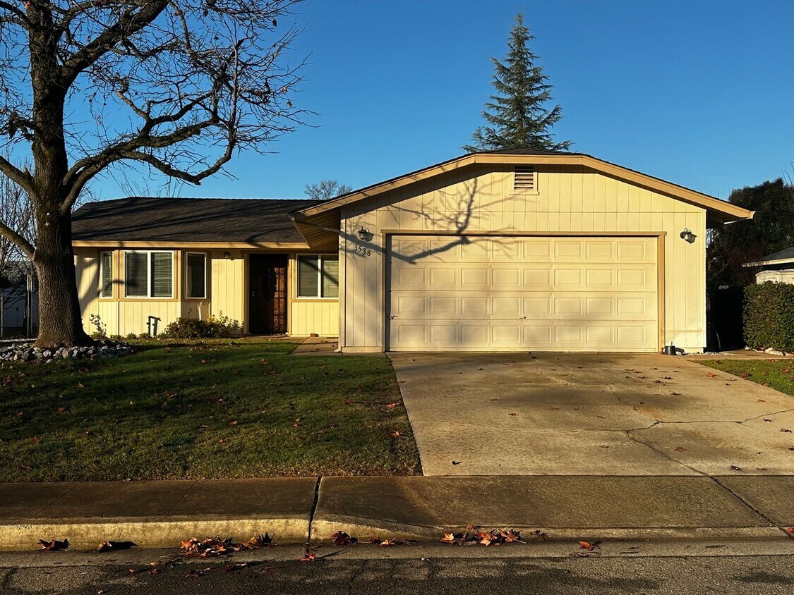 Primary Photo - MOVE IN SPECIAL: $300 OFF FIRST MONTHS REN...