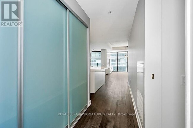 Building Photo - 38 Stewart St