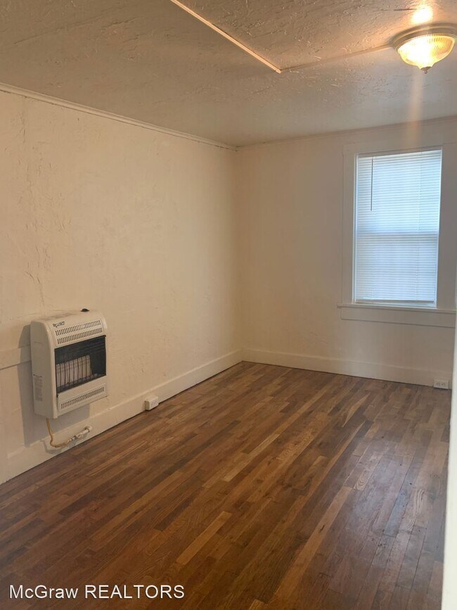 Foto del edificio - 5 br, 1 bath House - 600 W 5th