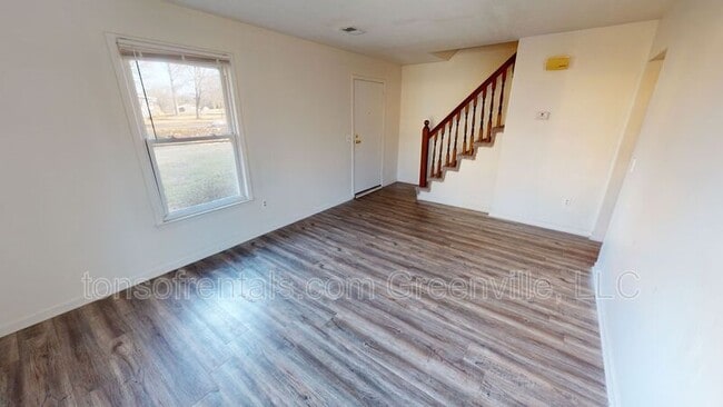 Building Photo - 803 Davenport Rd