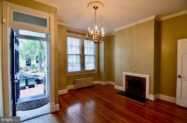 Building Photo - 143 Duddington Pl SE