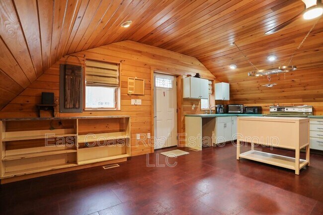 Foto del edificio - 24 Mason Rd