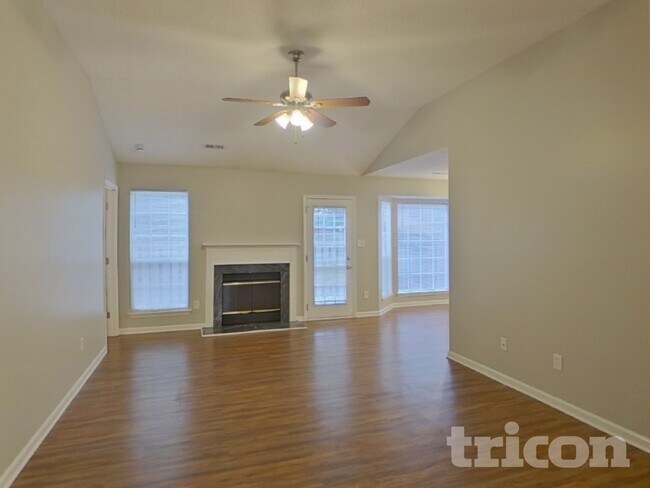 Foto del edificio - 8523 Lockerbie Ln