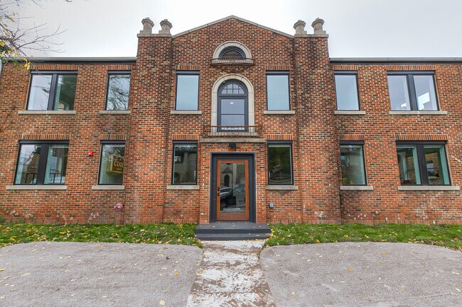 Building Photo - 1704 NW 17th St