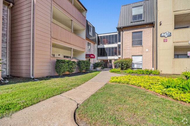 Building Photo - 8415 Hearth Dr