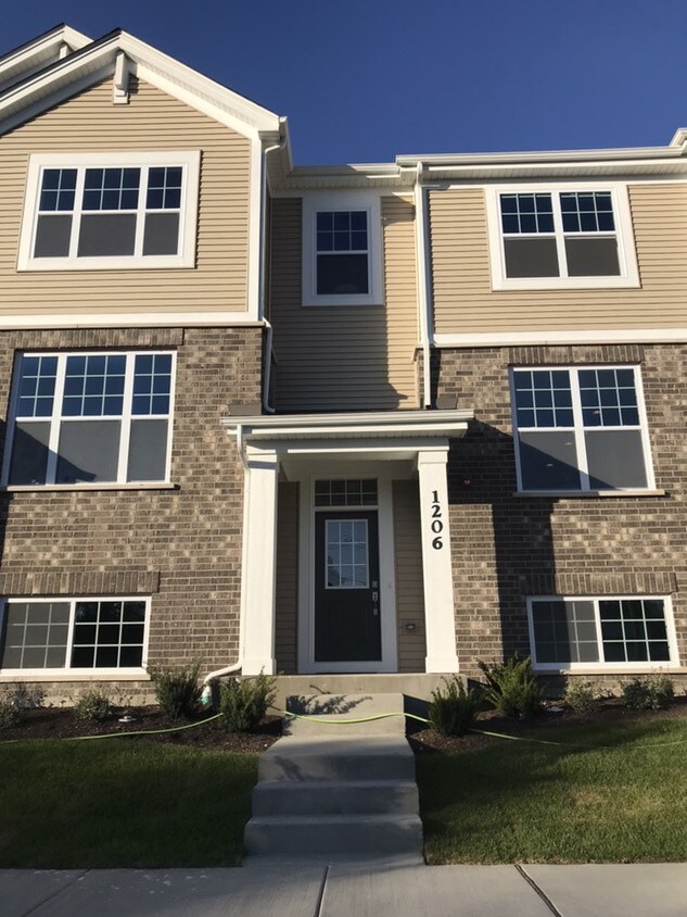 Foto principal - 1206 Elm St