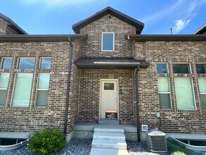 Building Photo - 164 Fenway Flds Dr