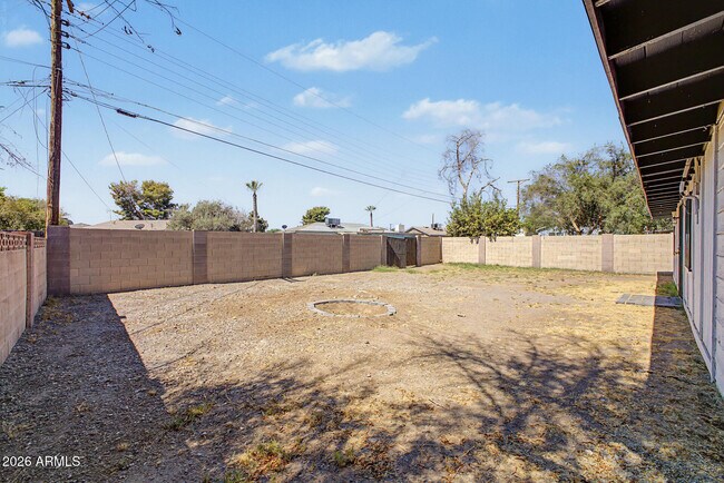 Foto del edificio - 3143 W Glendale Ave